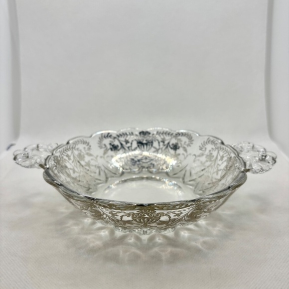 Silver City, Silver Inlay "Basket of Flowers with Garland" Glass Bowl w/ Handles - Picture 3 of 7